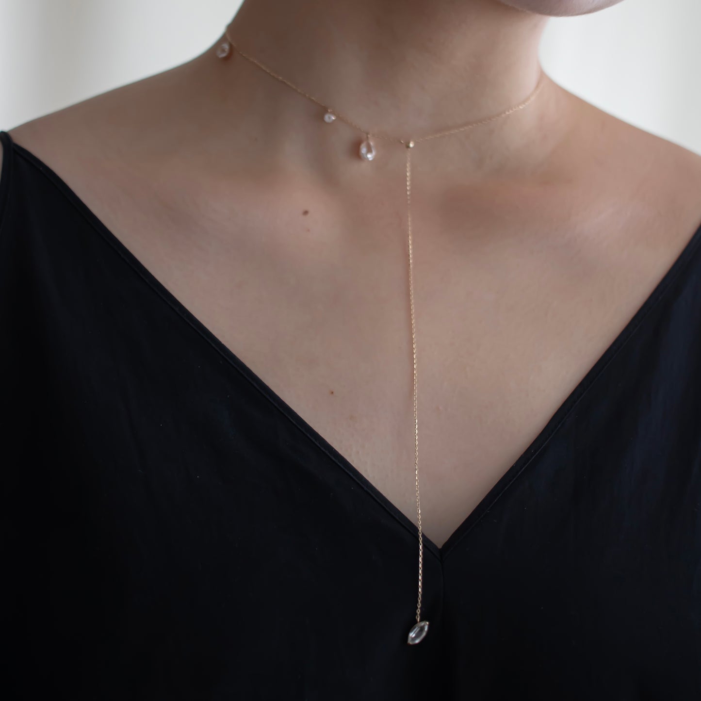 FALLING DEW LARIAT NECKLACE (SHORT)