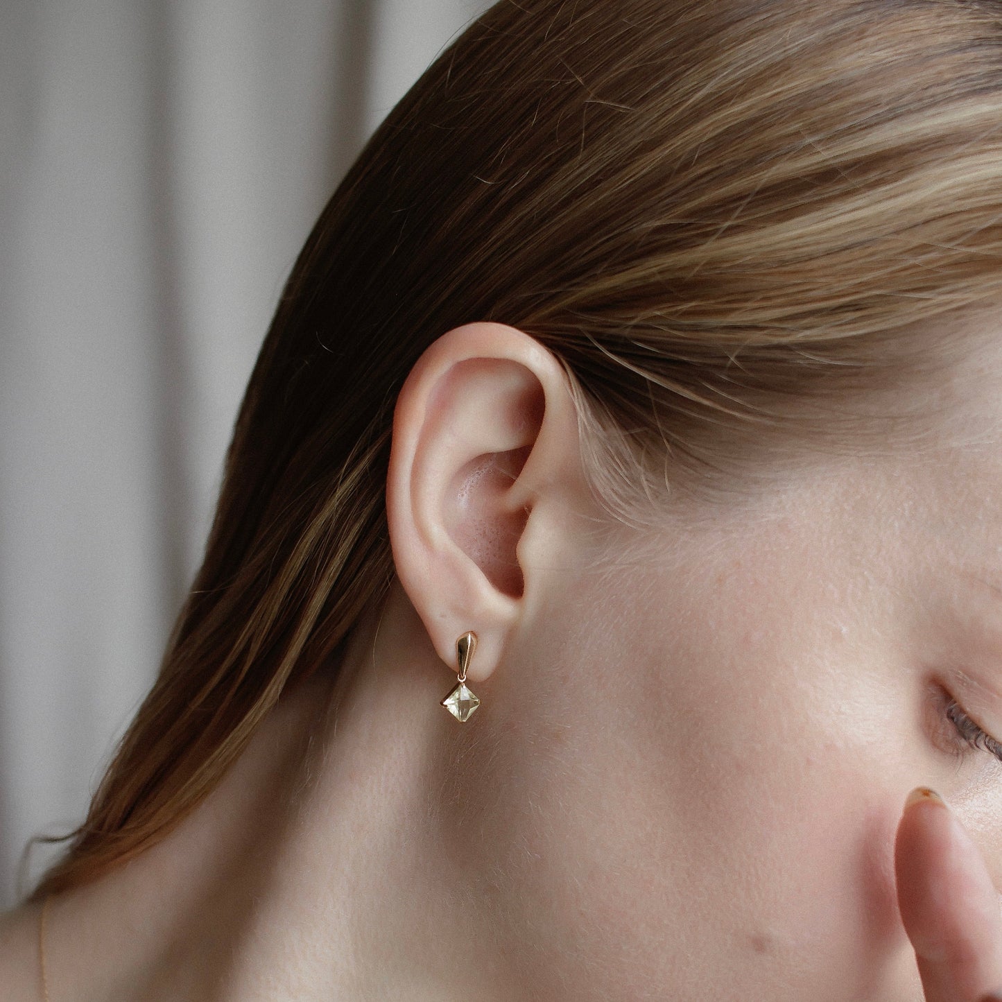 SQUARE EARRING (single)