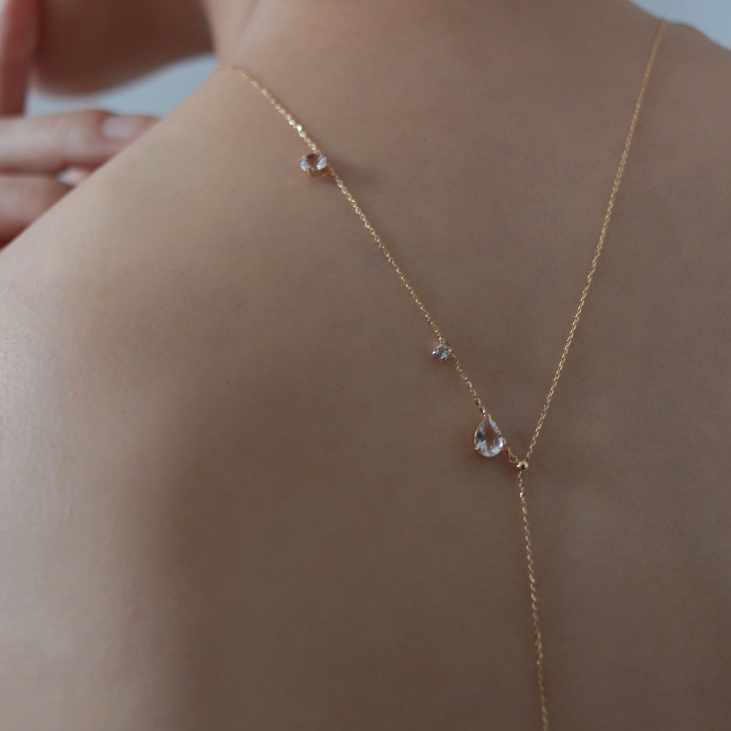 FALLING DEW LARIAT NECKLACE