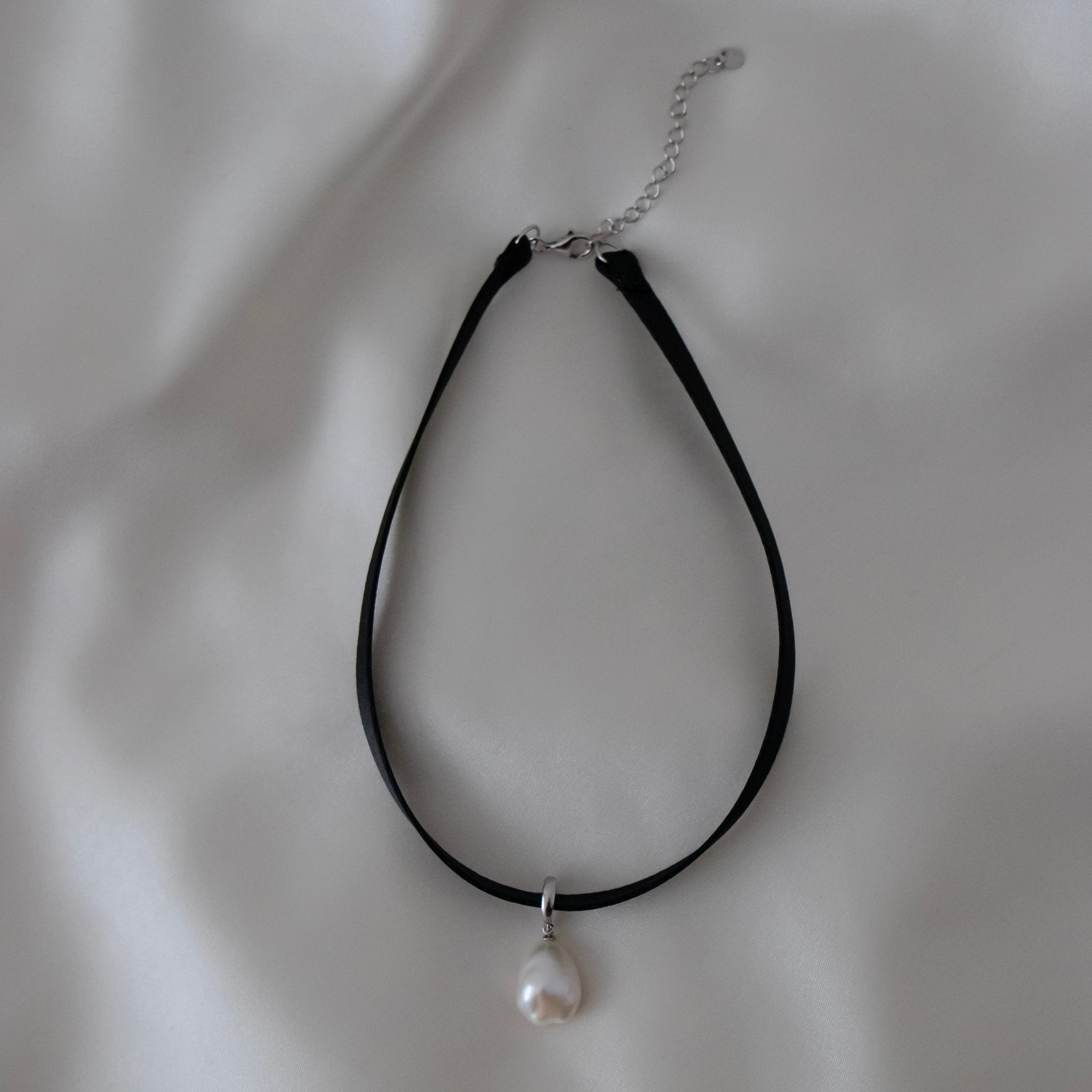 受注】NOIR SINGLE PEARL CHOKER NECKLACE – K. A Ş K M