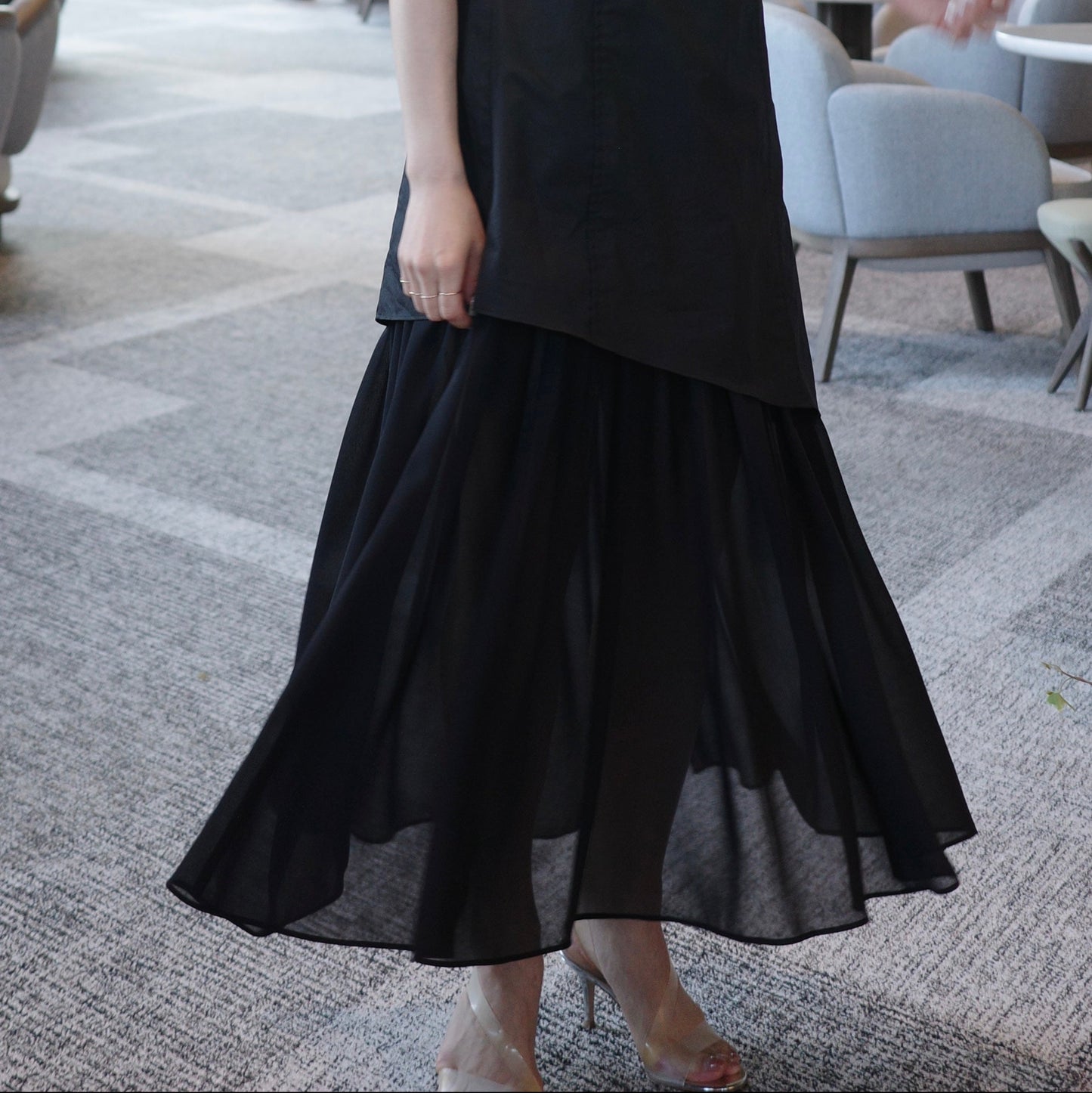 【EVENT】ASYMMETRIC VEIL DRESS