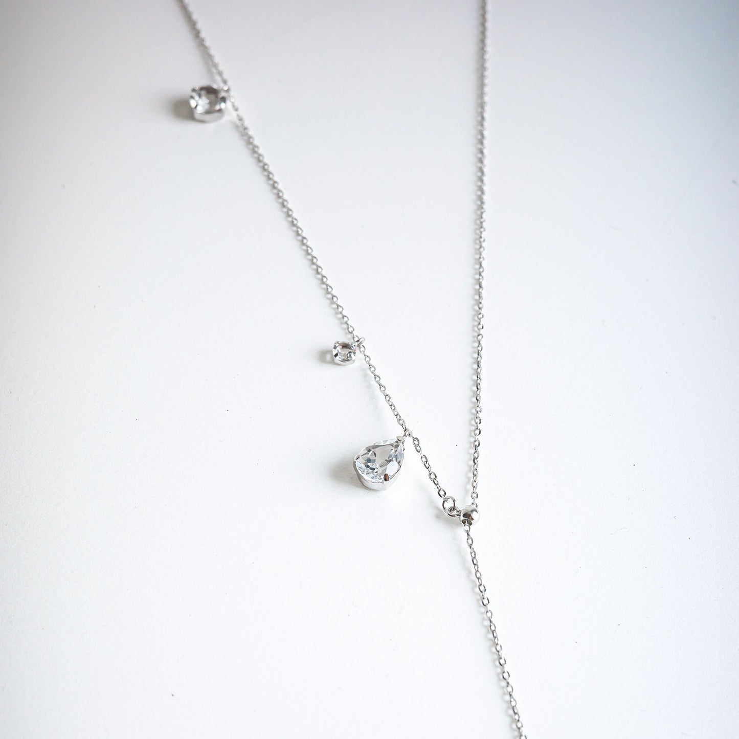 FALLING DEW LARIAT NECKLACE