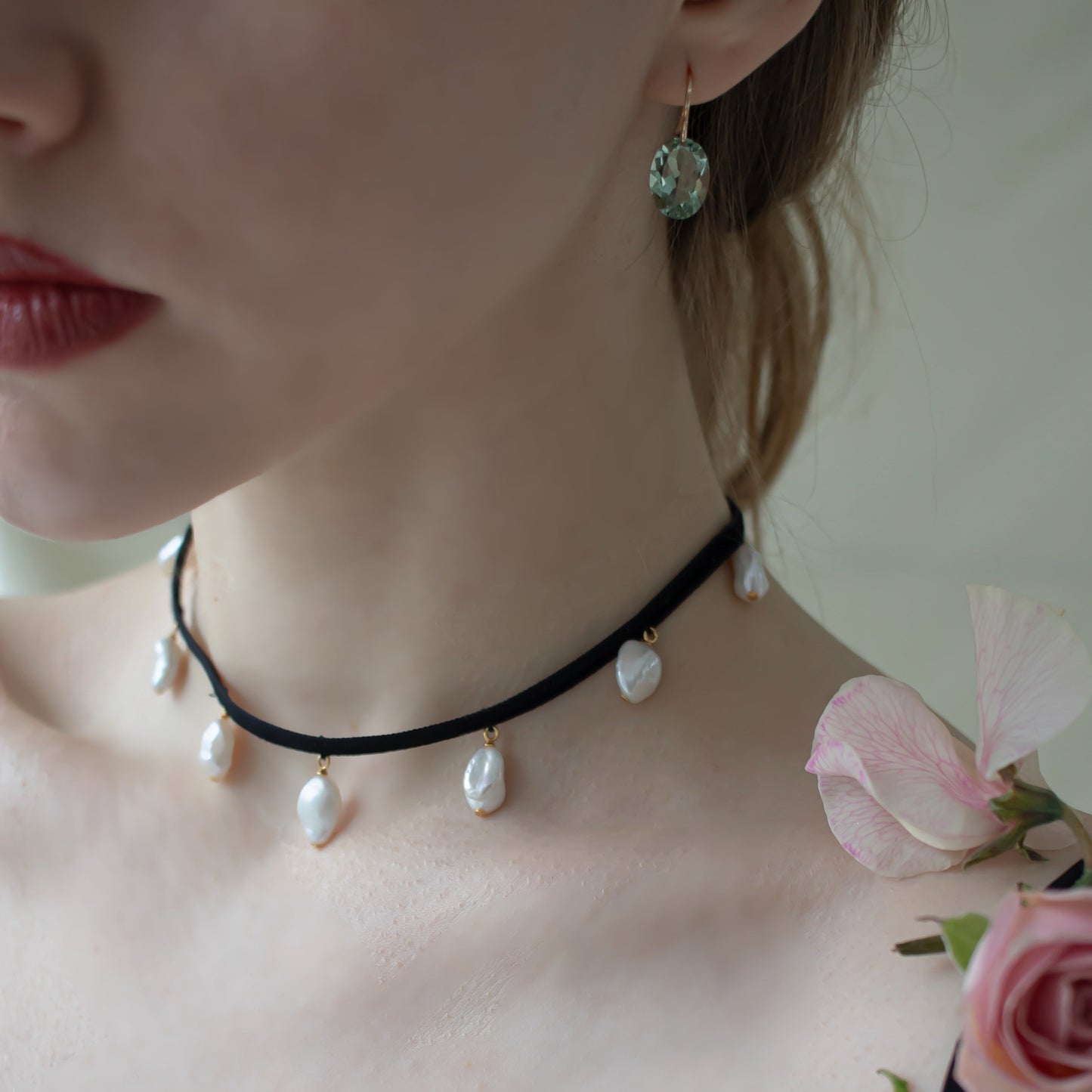 NOIR MULTI PEARL CHOKER NECKLACE
