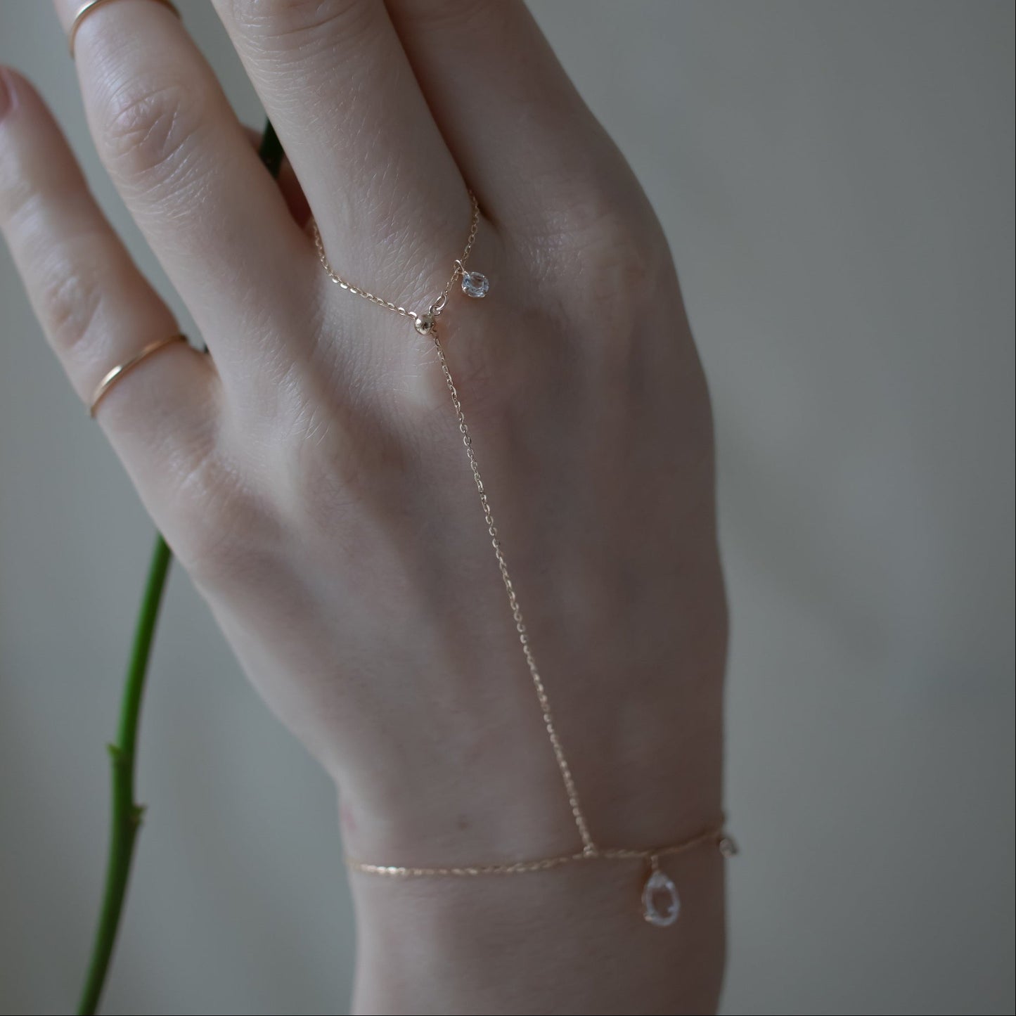 【NEW】FALLING DEW HAND BRACELET