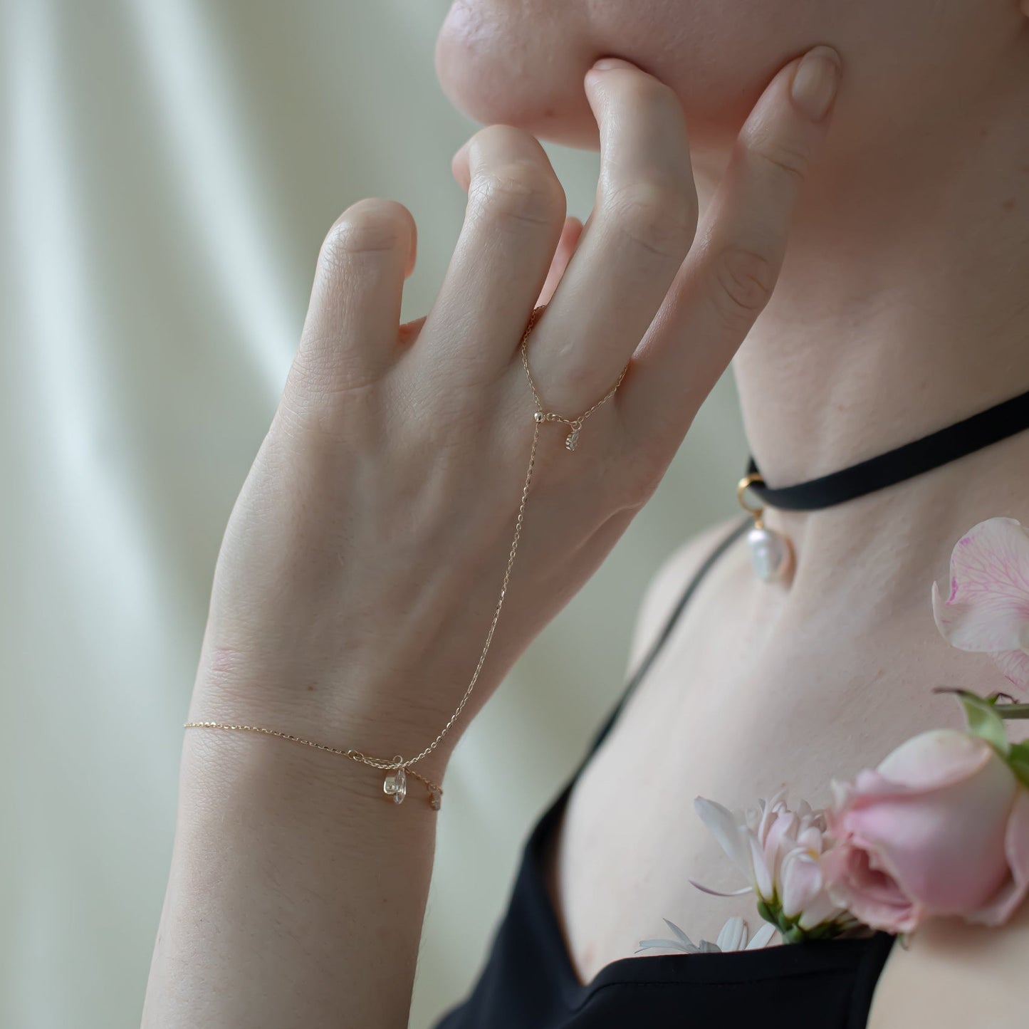 【NEW】FALLING DEW HAND BRACELET