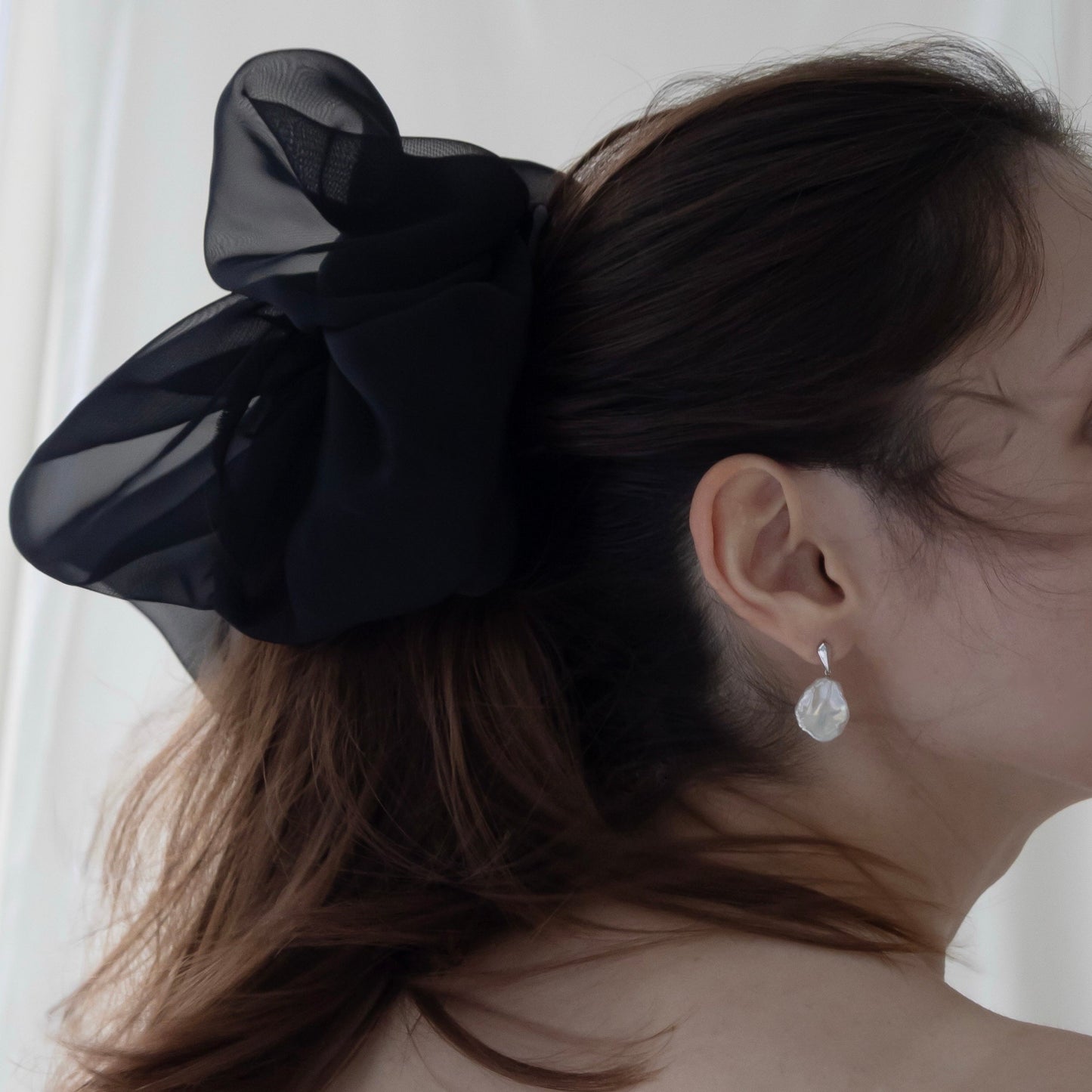 VEIL SCRUNCHIE