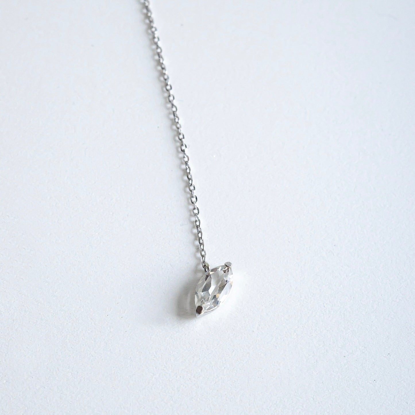 FALLING DEW LARIAT NECKLACE