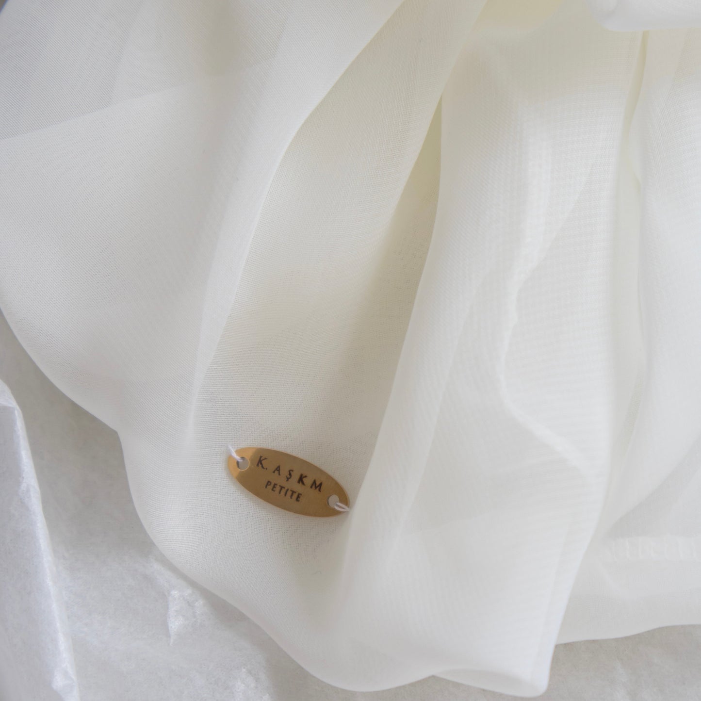 VEIL SCRUNCHIE
