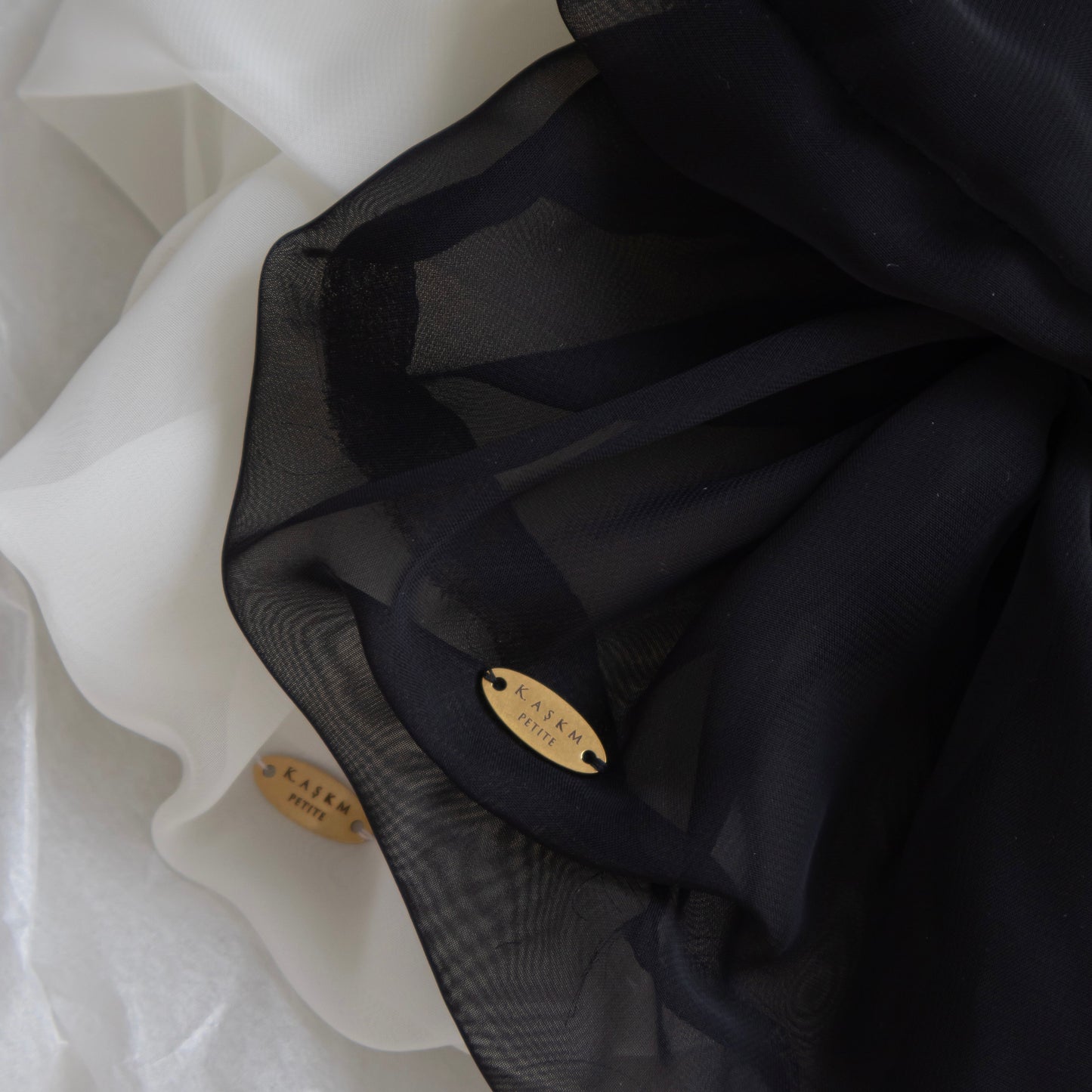 VEIL SCRUNCHIE