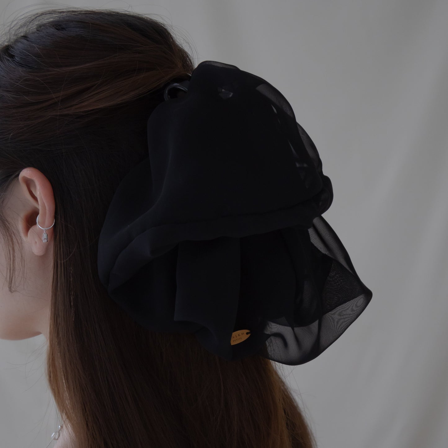 VEIL SCRUNCHIE