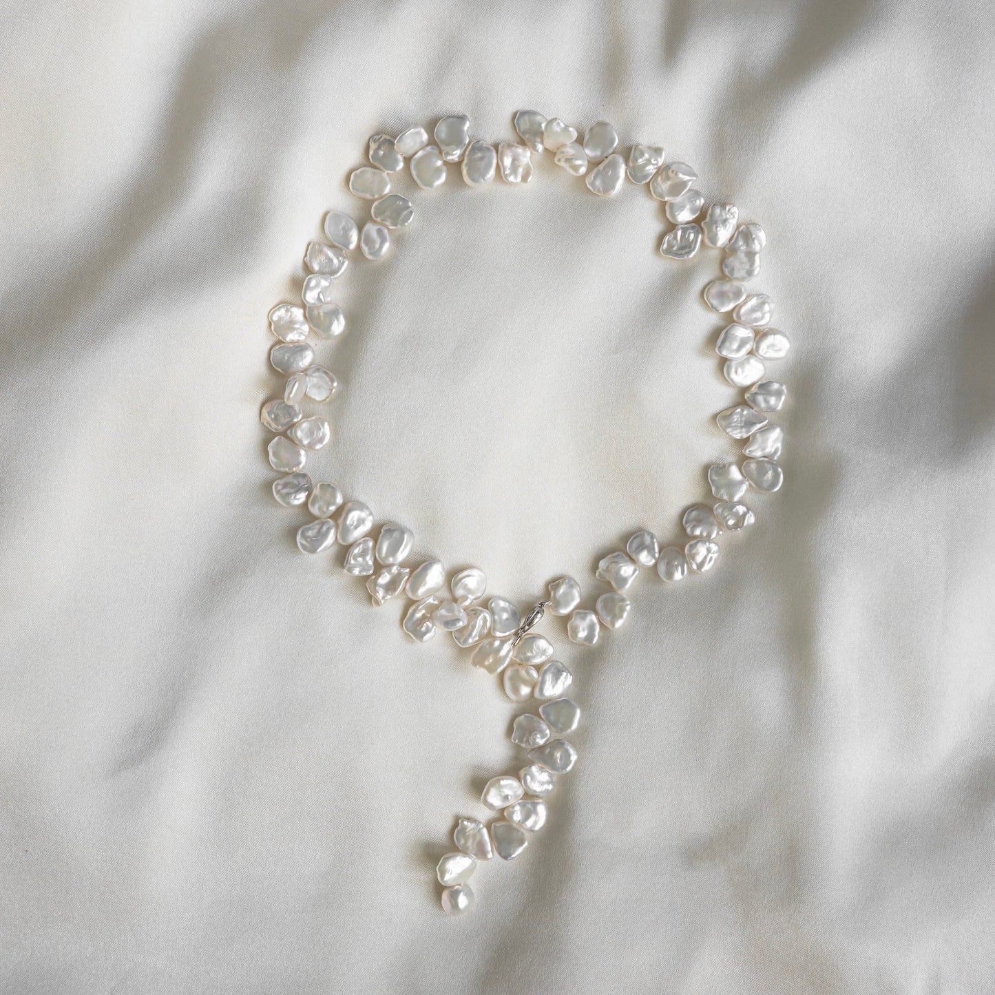【6.6 sat 19:00-in stock】3WAY FALLING PATELS PEARL LARIAT NECKLACE(SV)